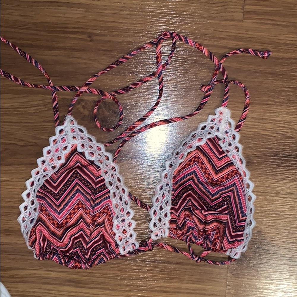 H&M Triangle Patterned Bikini Top